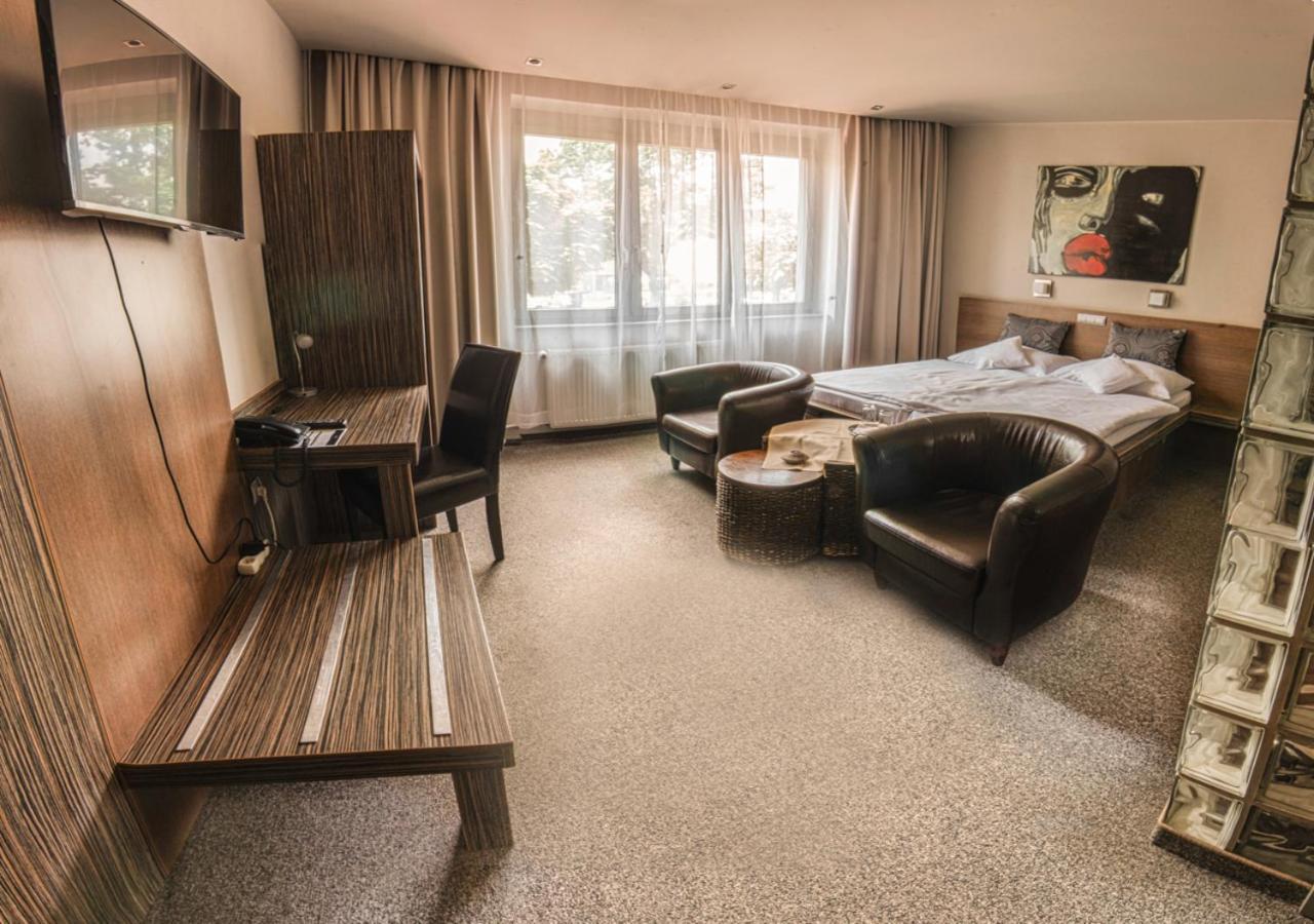 Pension Horse Inn コシツェ エクステリア 写真