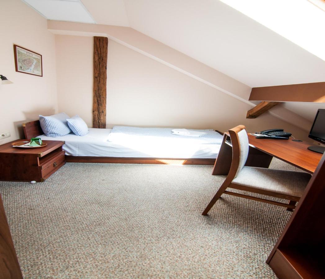 Pension Horse Inn コシツェ エクステリア 写真